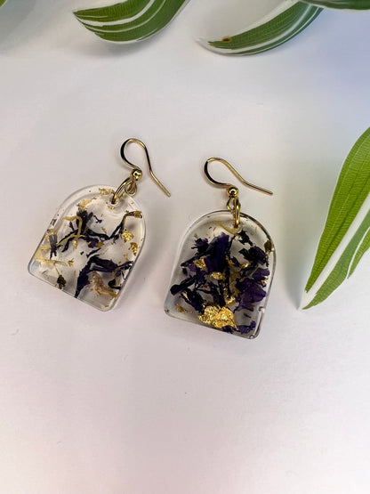 Boucles d’oreilles petites arche feuilles de mauves et feuille d’or