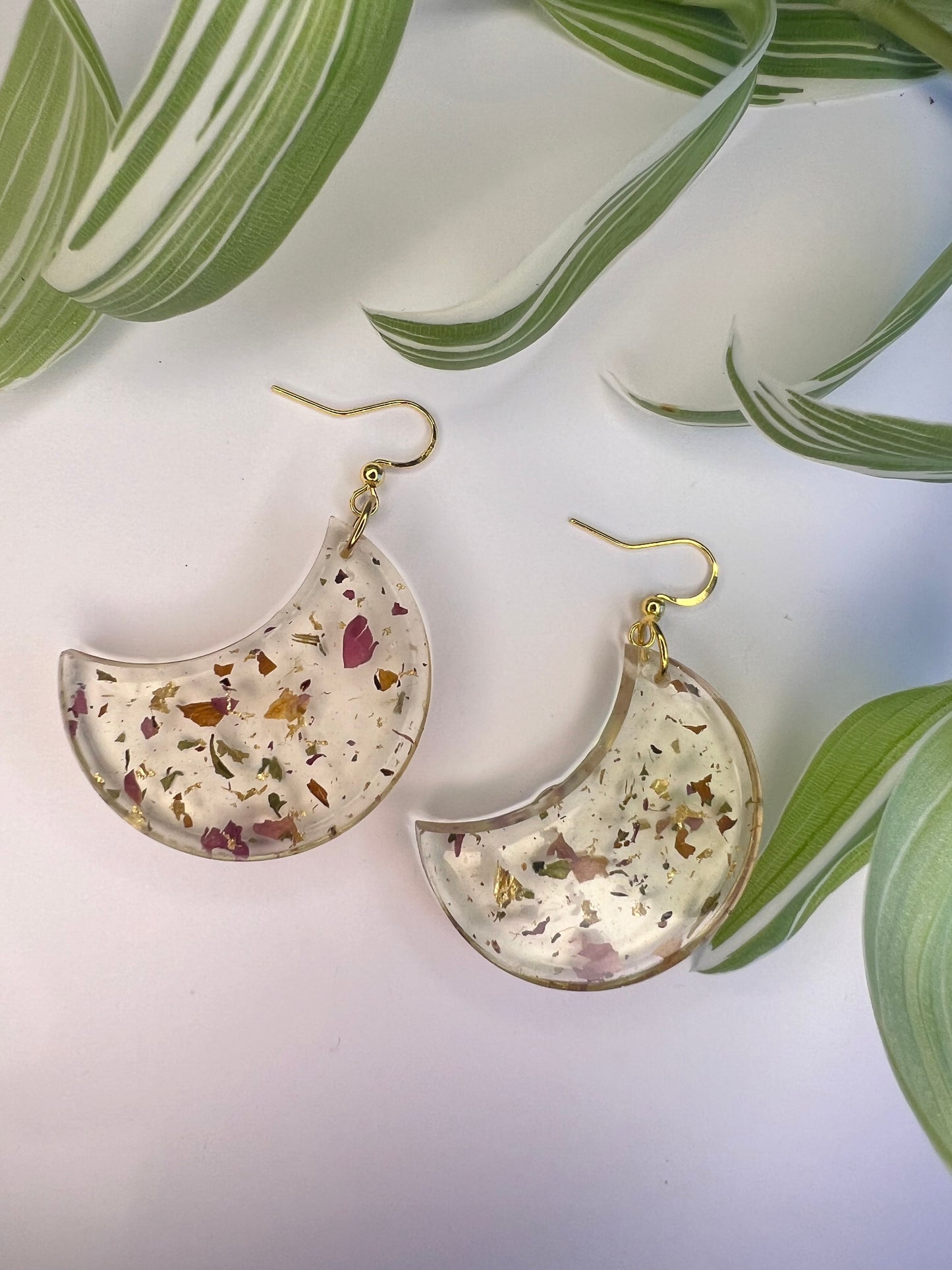 Boucles d’oreilles Lune, feuilles d’orties, rose et feuille d’or