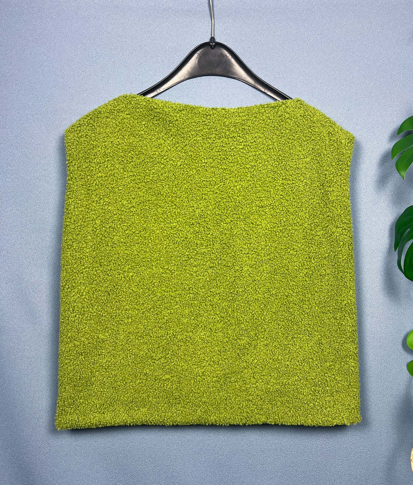 Reversible sleeveless vest - black lines