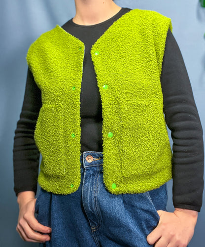 Reversible sleeveless vest - black lines