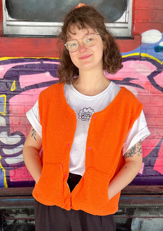 Reversible sleeveless vest - black lines
