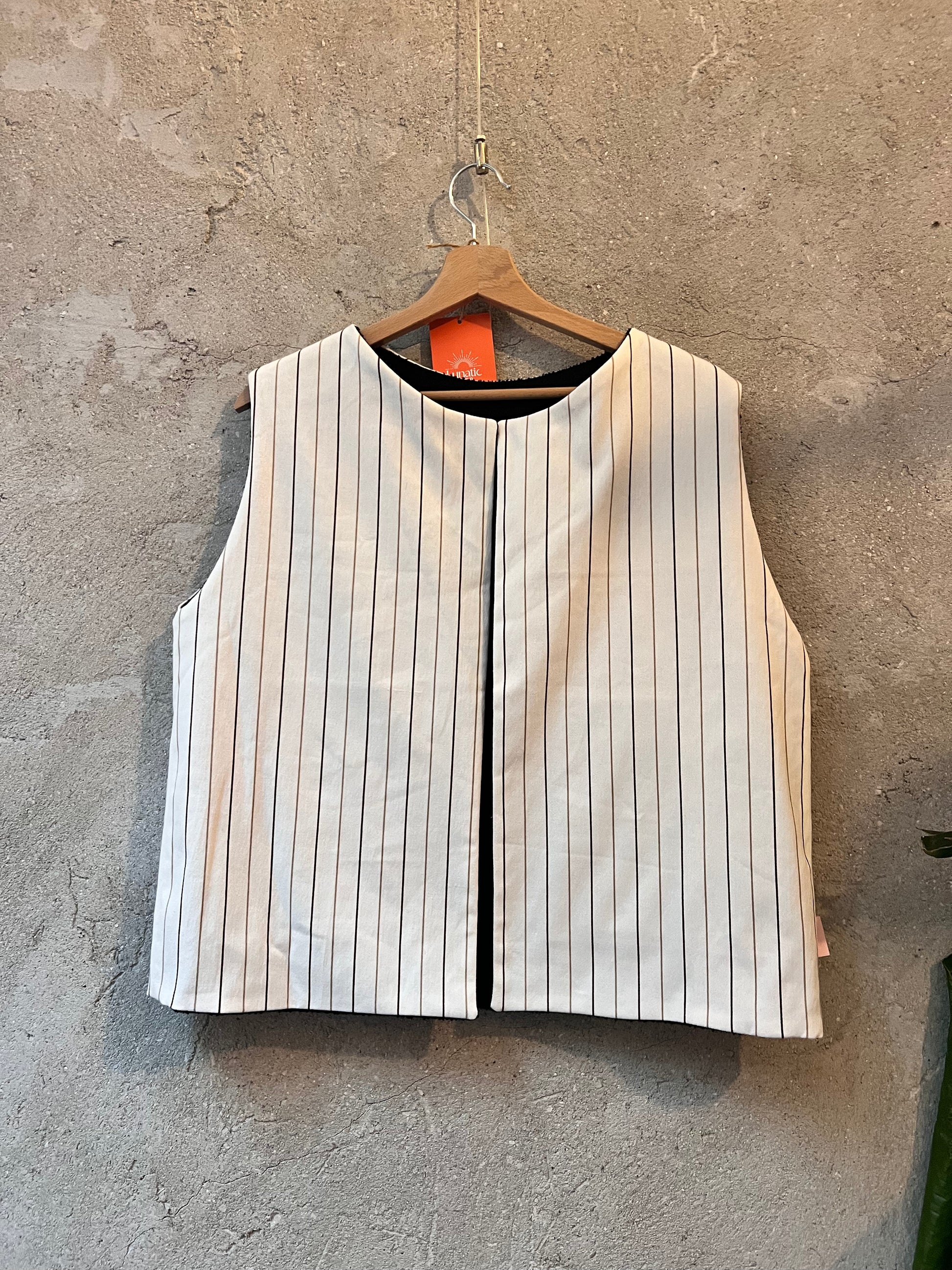 Gilet sans manches réversible - lignes noirs - LunaticShop