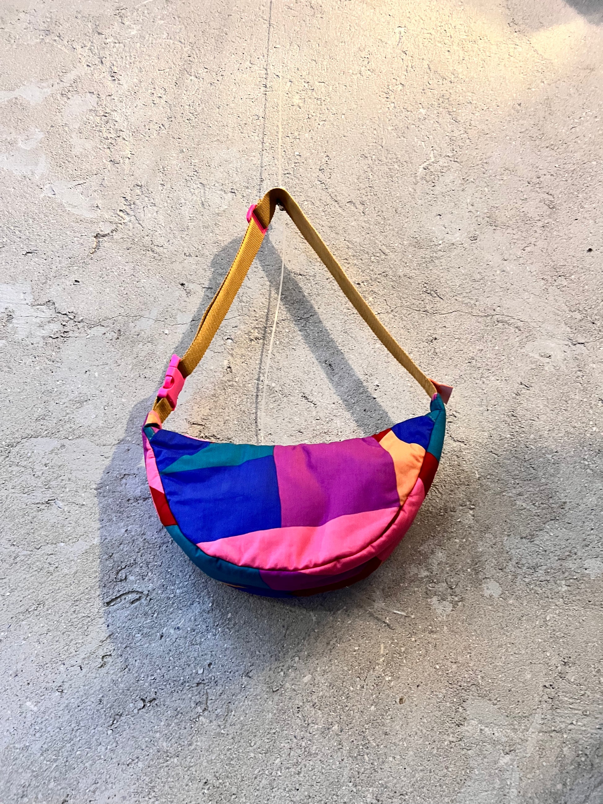 Sac Banane - Géométrie mauve - LunaticShop